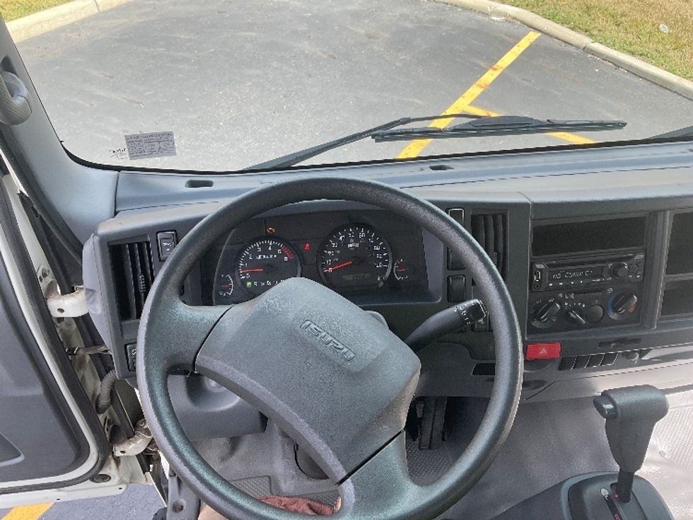 Light Duty Box Truck-Light and Medium Duty Trucks-Isuzu-2018-NPR EFI-Akron-OH-68,713\n\t\tmiles-$ 34,250 - Image 15