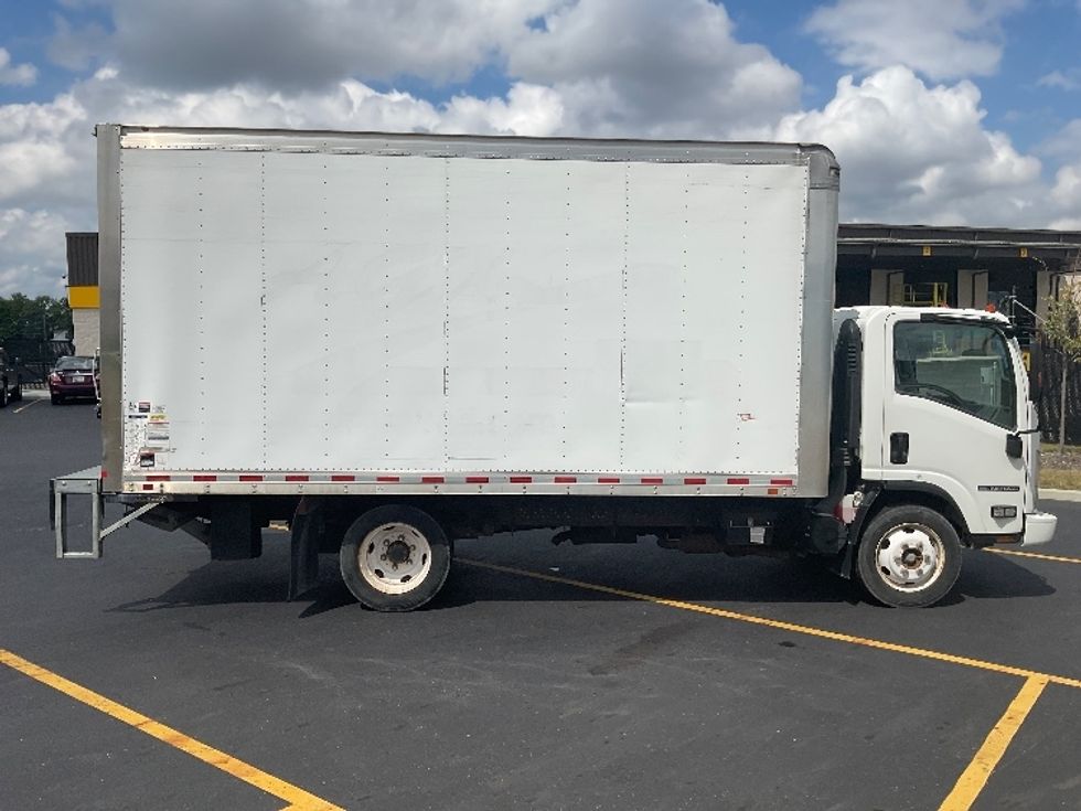 Light Duty Box Truck-Light and Medium Duty Trucks-Isuzu-2018-NPR EFI-Akron-OH-68,713\n\t\tmiles-$ 34,250 - Image 16