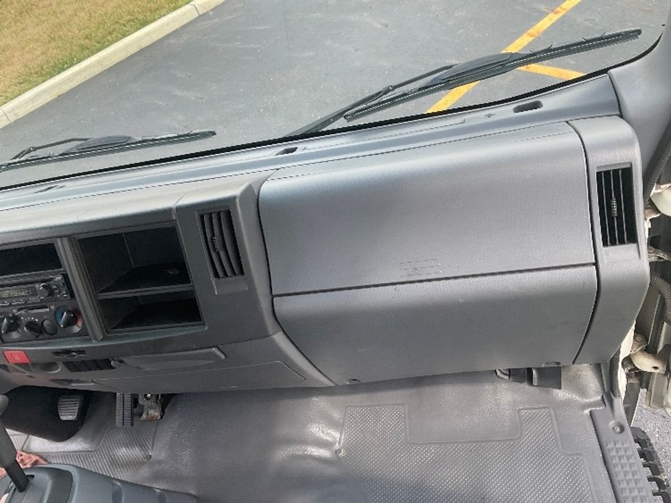 Light Duty Box Truck-Light and Medium Duty Trucks-Isuzu-2018-NPR EFI-Akron-OH-68,713\n\t\tmiles-$ 34,250 - Image 21