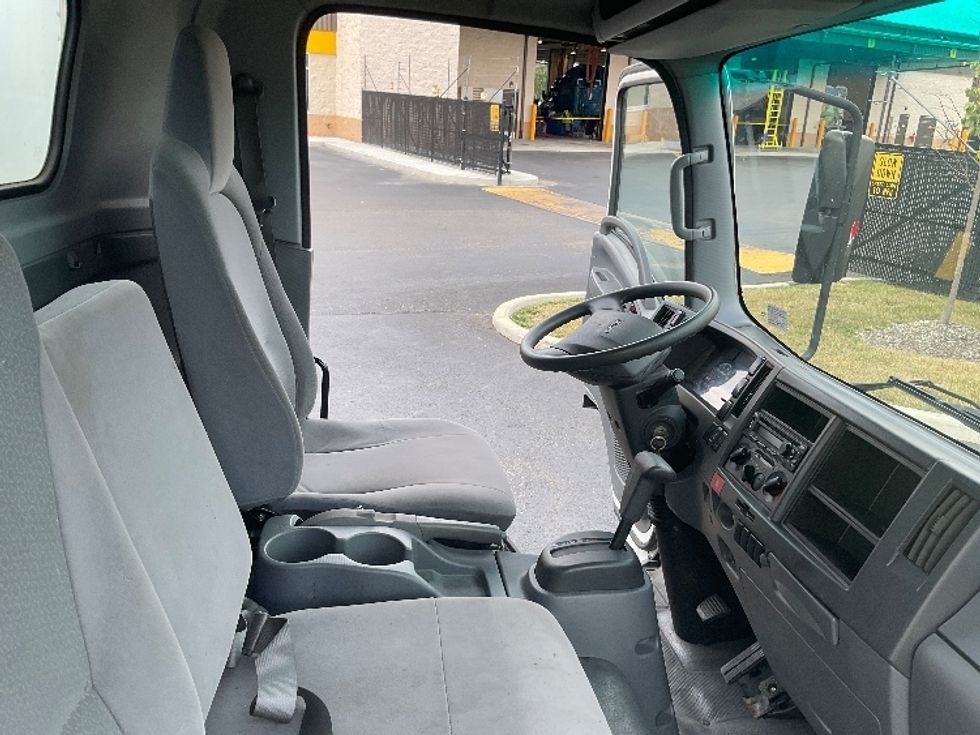 Light Duty Box Truck-Light and Medium Duty Trucks-Isuzu-2018-NPR EFI-Akron-OH-68,713\n\t\tmiles-$ 34,250 - Image 22