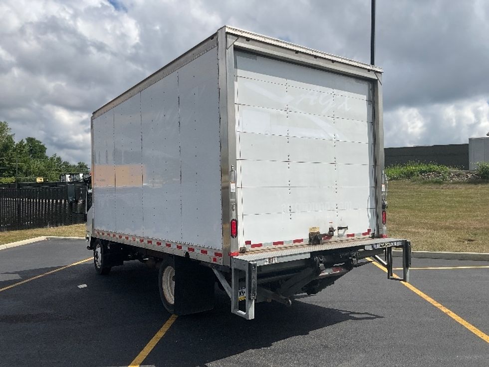 Light Duty Box Truck-Light and Medium Duty Trucks-Isuzu-2018-NPR EFI-Akron-OH-68,713\n\t\tmiles-$ 34,250 - Image 6