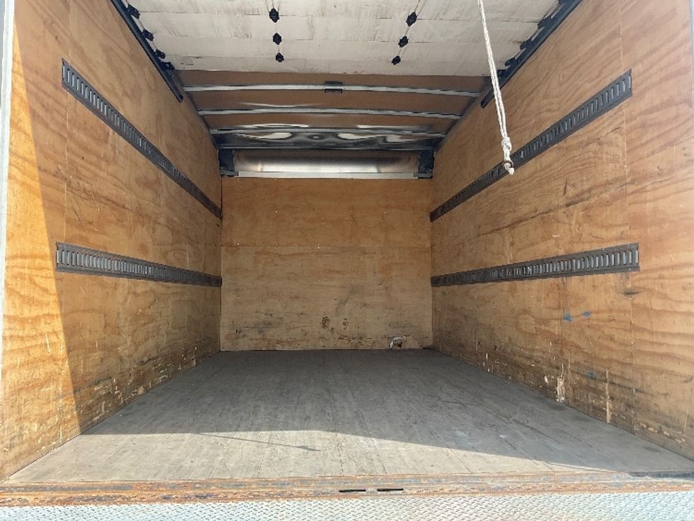 Light Duty Box Truck-Light and Medium Duty Trucks-Isuzu-2018-NPR EFI-Akron-OH-68,713\n\t\tmiles-$ 34,250 - Image 8