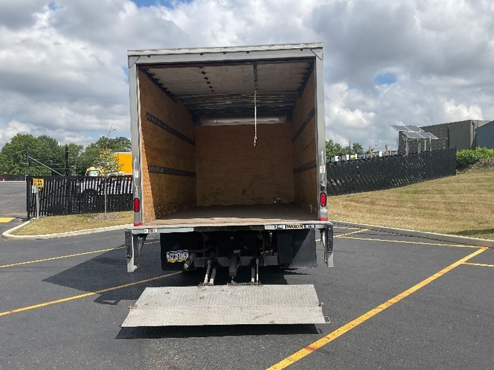Light Duty Box Truck-Light and Medium Duty Trucks-Isuzu-2018-NPR EFI-Akron-OH-68,713\n\t\tmiles-$ 34,250 - Image 9