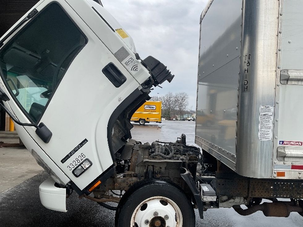 Light Duty Box Truck-Light and Medium Duty Trucks-Isuzu-2018-NPR EFI-Akron-OH-88,462\n\t\tmiles-$ 30,750 - Image 22