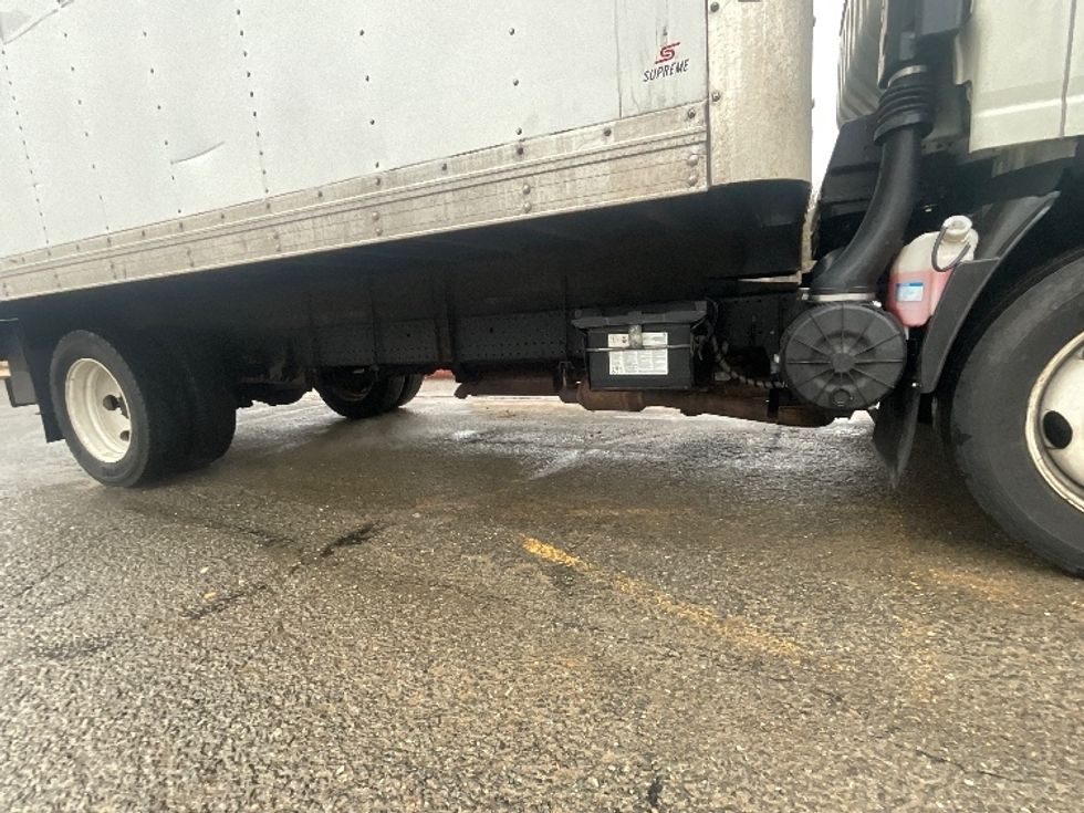 Light Duty Box Truck-Light and Medium Duty Trucks-Isuzu-2018-NPR EFI-Alexandria-VA-54,847\n\t\tmiles-$ 36,750 - Image 14