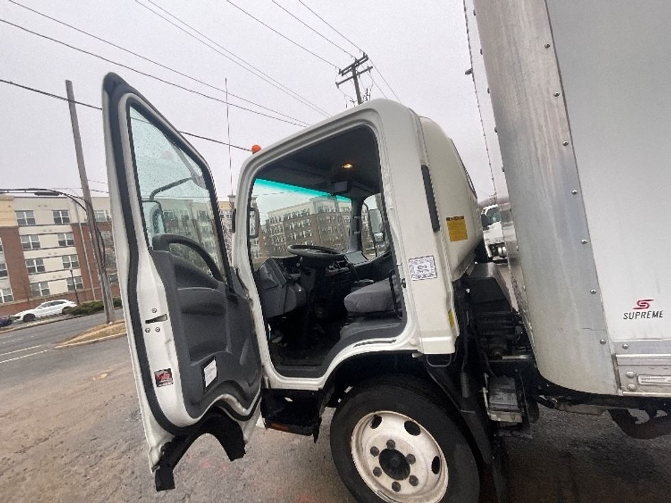 Light Duty Box Truck-Light and Medium Duty Trucks-Isuzu-2018-NPR EFI-Alexandria-VA-54,847\n\t\tmiles-$ 36,750 - Image 16