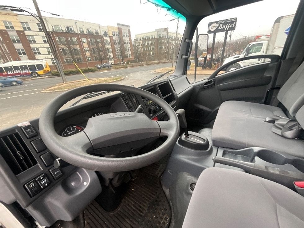 Light Duty Box Truck-Light and Medium Duty Trucks-Isuzu-2018-NPR EFI-Alexandria-VA-54,847\n\t\tmiles-$ 36,750 - Image 17