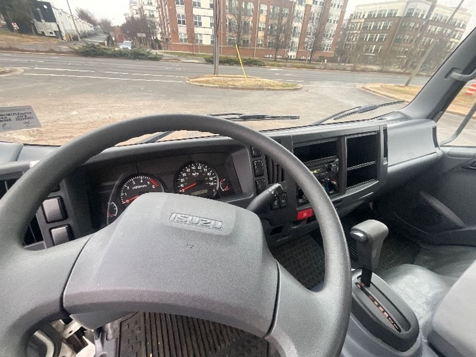 Light Duty Box Truck-Light and Medium Duty Trucks-Isuzu-2018-NPR EFI-Alexandria-VA-54,847\n\t\tmiles-$ 36,750 - Image 18