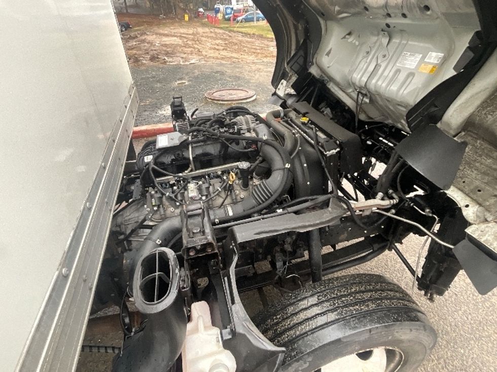 Light Duty Box Truck-Light and Medium Duty Trucks-Isuzu-2018-NPR EFI-Alexandria-VA-54,847\n\t\tmiles-$ 36,750 - Image 23