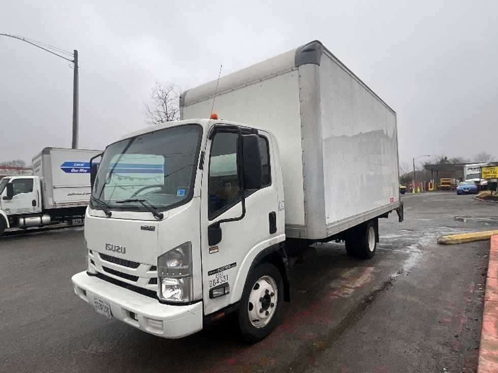 Light Duty Box Truck-Light and Medium Duty Trucks-Isuzu-2018-NPR EFI-Alexandria-VA-54,847\n\t\tmiles-$ 36,750 - Image 3