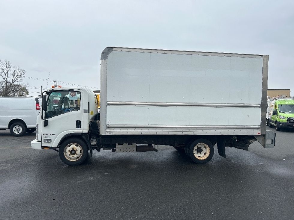 Light Duty Box Truck-Light and Medium Duty Trucks-Isuzu-2018-NPR EFI-Braintree-MA-105,263\n\t\tmiles-$ 32,000 - Image 4