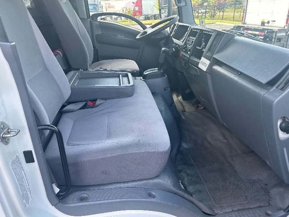 Light Duty Box Truck-Light and Medium Duty Trucks-Isuzu-2018-NPR EFI-Cranbury-NJ-107,650\n\t\tmiles-$ 32,250 - Image 20