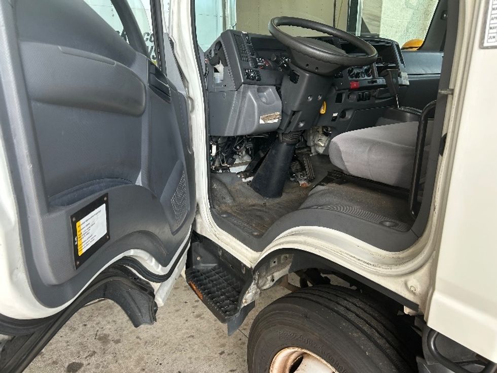 Light Duty Box Truck-Light and Medium Duty Trucks-Isuzu-2018-NPR EFI-Cranbury-NJ-128,695\n\t\tmiles-$ 30,750 - Image 16