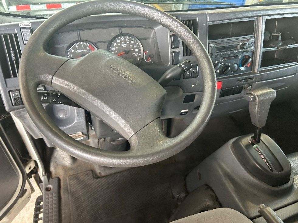 Light Duty Box Truck-Light and Medium Duty Trucks-Isuzu-2018-NPR EFI-Cranbury-NJ-128,695\n\t\tmiles-$ 30,750 - Image 17