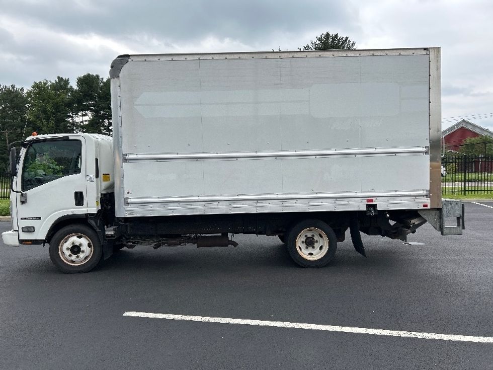 Light Duty Box Truck-Light and Medium Duty Trucks-Isuzu-2018-NPR EFI-Cranbury-NJ-128,695\n\t\tmiles-$ 30,750 - Image 4