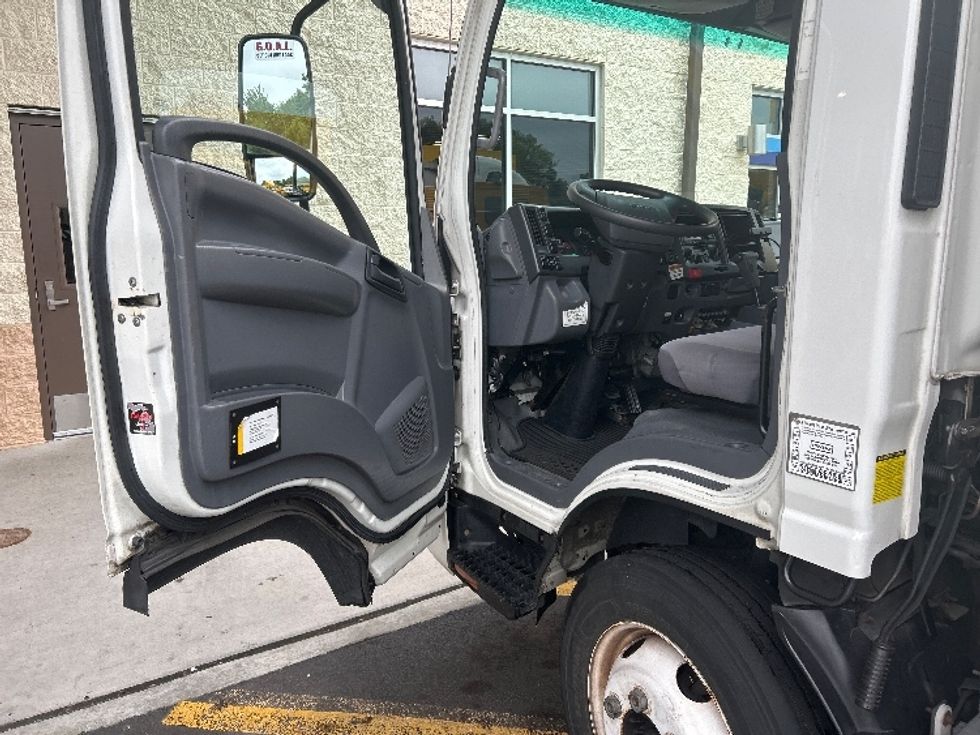 Light Duty Box Truck-Light and Medium Duty Trucks-Isuzu-2018-NPR EFI-Cranbury-NJ-129,660\n\t\tmiles-$ 30,500 - Image 16