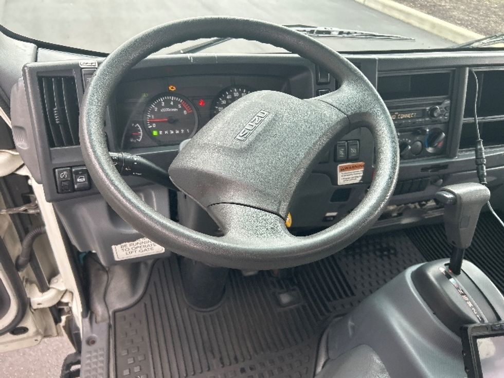 Light Duty Box Truck-Light and Medium Duty Trucks-Isuzu-2018-NPR EFI-Cranbury-NJ-129,660\n\t\tmiles-$ 30,500 - Image 17