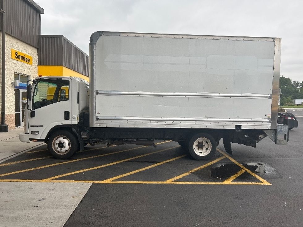 Light Duty Box Truck-Light and Medium Duty Trucks-Isuzu-2018-NPR EFI-Cranbury-NJ-129,660\n\t\tmiles-$ 30,500 - Image 4