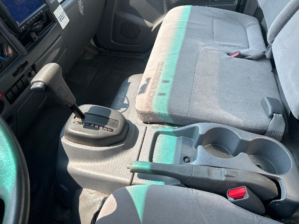 Light Duty Box Truck-Light and Medium Duty Trucks-Isuzu-2018-NPR EFI-Cranbury-NJ-130,546\n\t\tmiles-$ 30,750 - Image 17