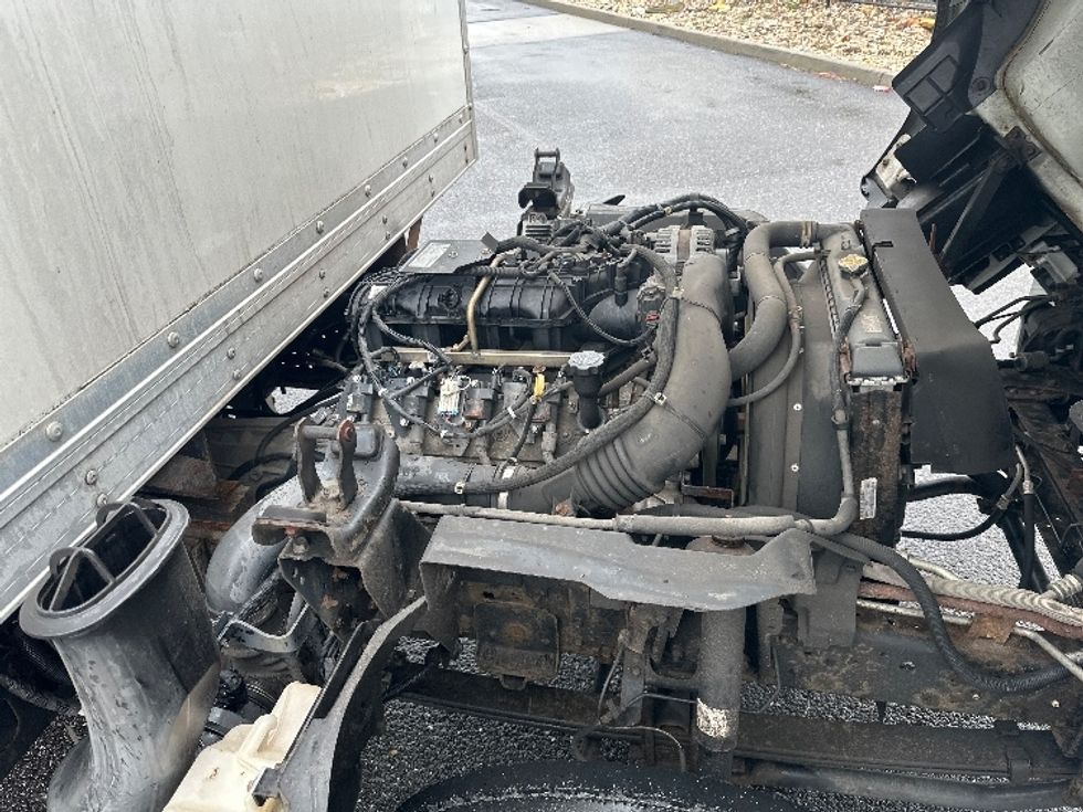 Light Duty Box Truck-Light and Medium Duty Trucks-Isuzu-2018-NPR EFI-Dayton-NJ-122,021\n\t\tmiles-$ 32,250 - Image 22