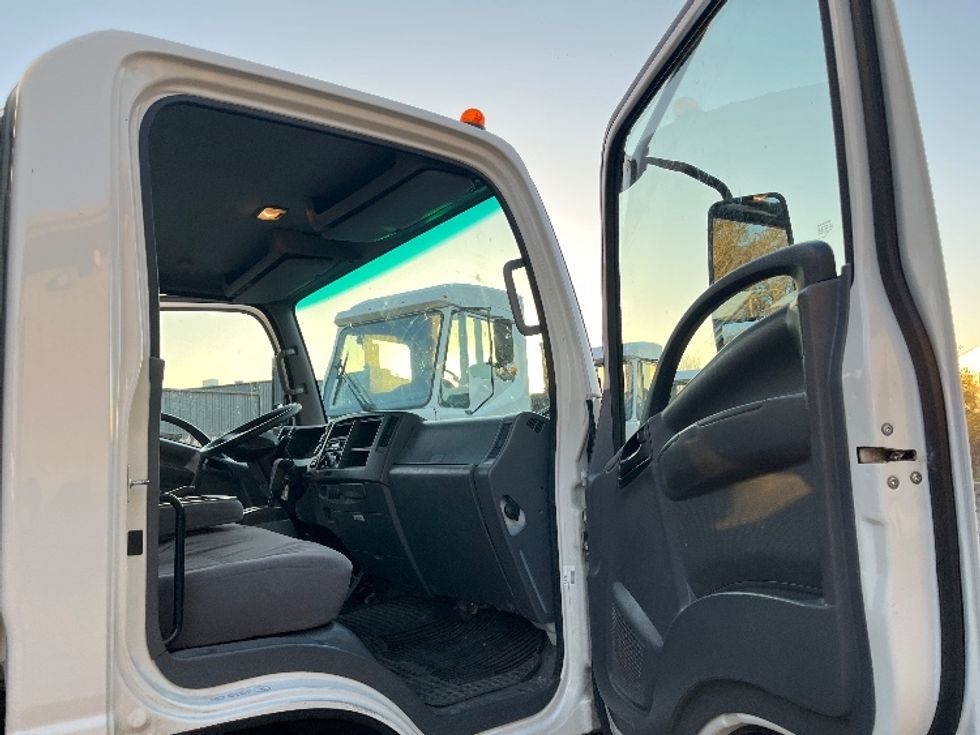 Light Duty Box Truck-Light and Medium Duty Trucks-Isuzu-2018-NPR EFI-Des Moines-IA-109,716\n\t\tmiles-$ 33,750 - Image 20