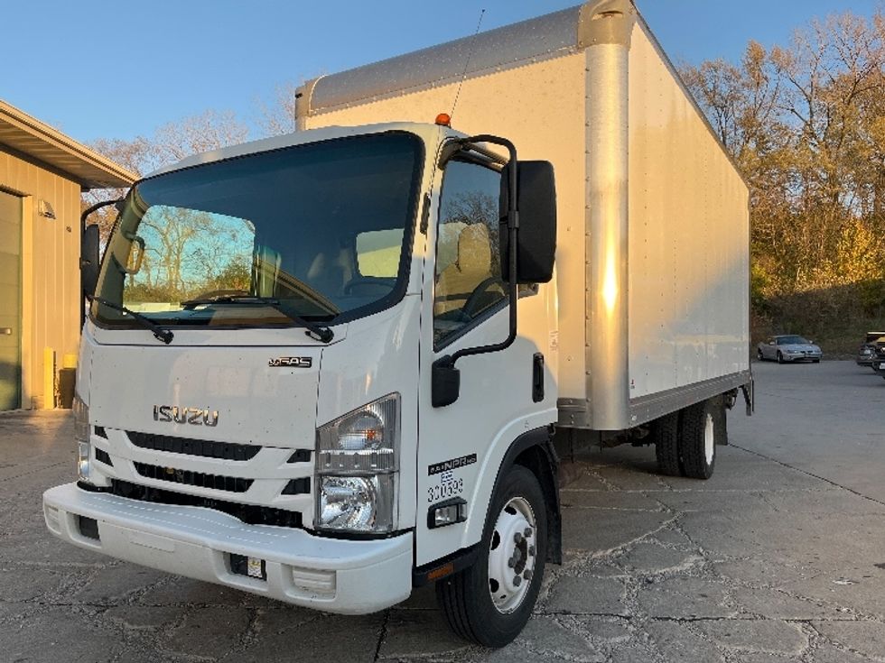 Light Duty Box Truck-Light and Medium Duty Trucks-Isuzu-2018-NPR EFI-Des Moines-IA-109,716\n\t\tmiles-$ 33,750 - Image 3