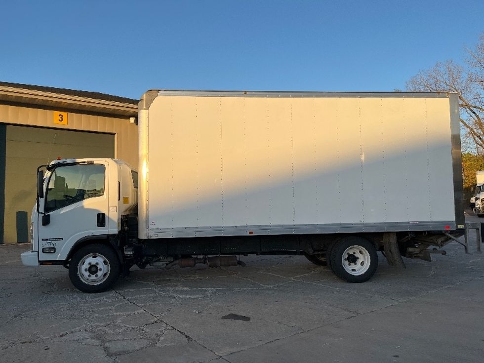 Light Duty Box Truck-Light and Medium Duty Trucks-Isuzu-2018-NPR EFI-Des Moines-IA-109,716\n\t\tmiles-$ 33,750 - Image 4