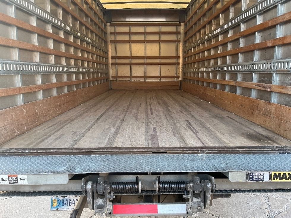 Light Duty Box Truck-Light and Medium Duty Trucks-Isuzu-2018-NPR EFI-Des Moines-IA-109,716\n\t\tmiles-$ 33,750 - Image 9