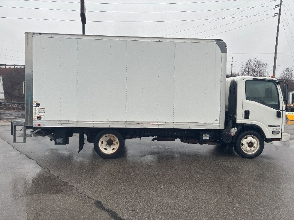 Light Duty Box Truck-Light and Medium Duty Trucks-Isuzu-2018-NPR EFI-Elkhart-IN-27,460\n\t\tmiles-$ 35,250 - Image 15