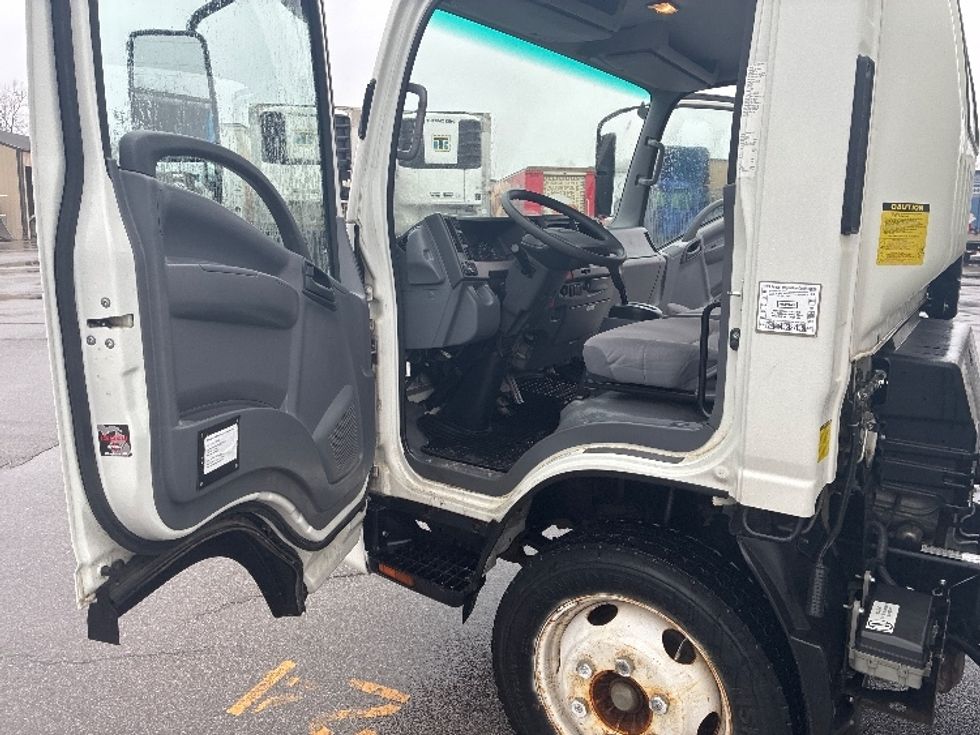 Light Duty Box Truck-Light and Medium Duty Trucks-Isuzu-2018-NPR EFI-Elkhart-IN-27,460\n\t\tmiles-$ 35,250 - Image 16