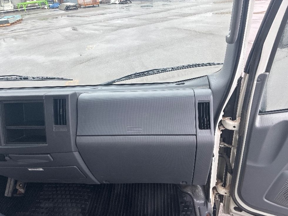 Light Duty Box Truck-Light and Medium Duty Trucks-Isuzu-2018-NPR EFI-Elkhart-IN-27,460\n\t\tmiles-$ 35,250 - Image 21