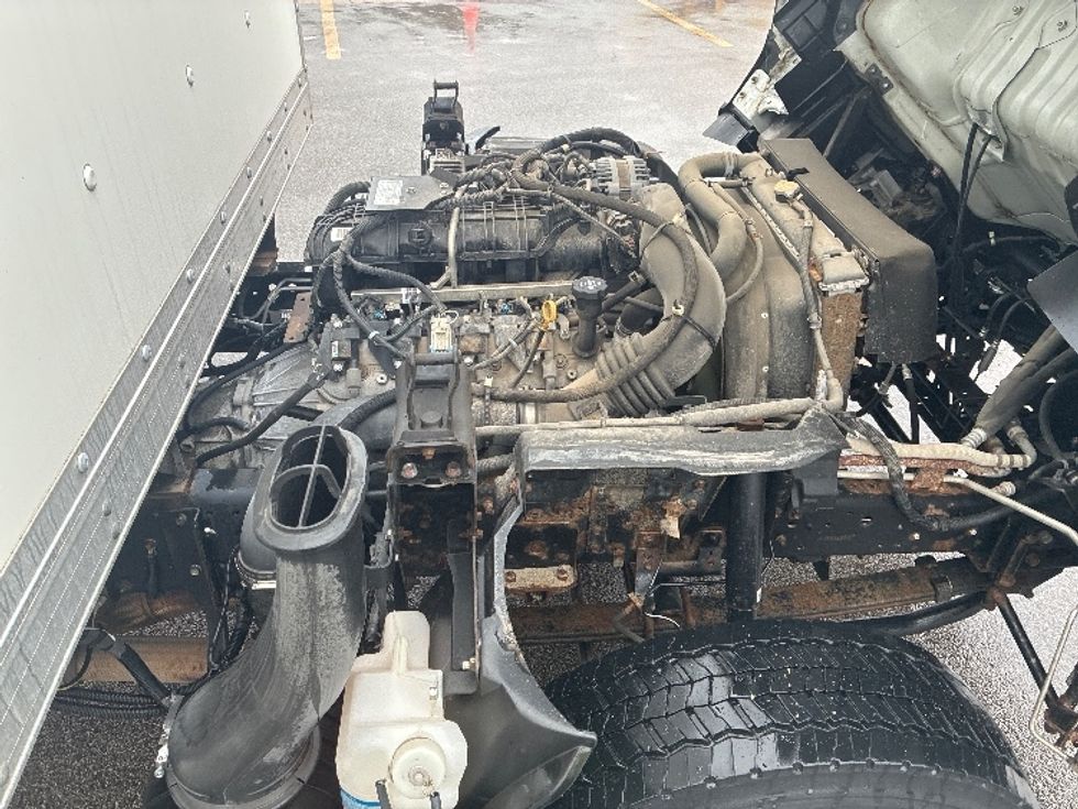 Light Duty Box Truck-Light and Medium Duty Trucks-Isuzu-2018-NPR EFI-Elkhart-IN-27,460\n\t\tmiles-$ 35,250 - Image 23