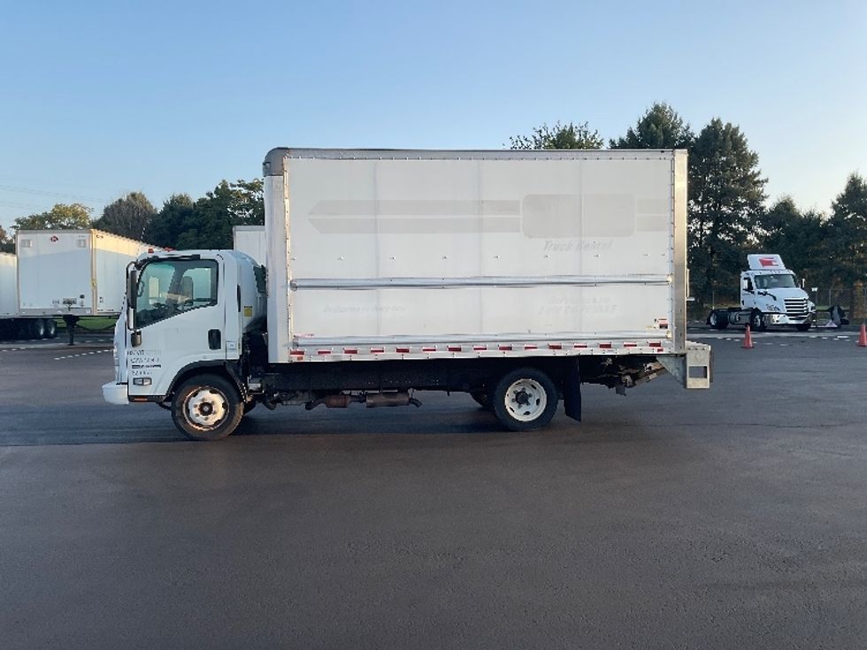 2018 Isuzu NPR EFI Light Duty Box Truck