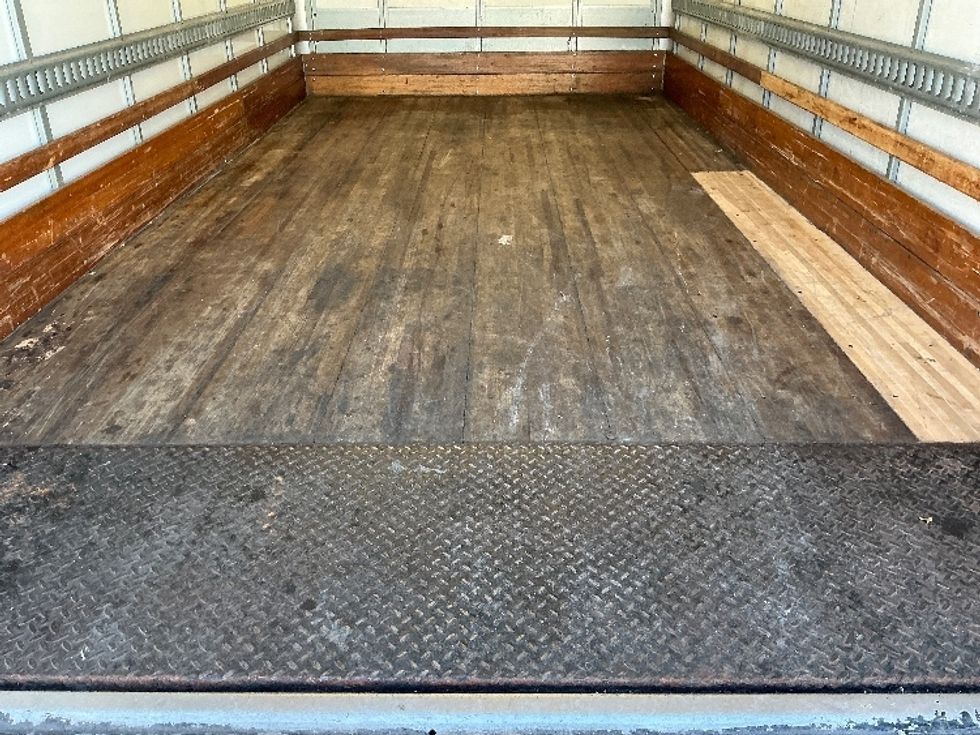 Light Duty Box Truck-Light and Medium Duty Trucks-Isuzu-2018-NPR EFI-Miami-FL-94,543\n\t\tmiles-$ 35,000 - Image 10