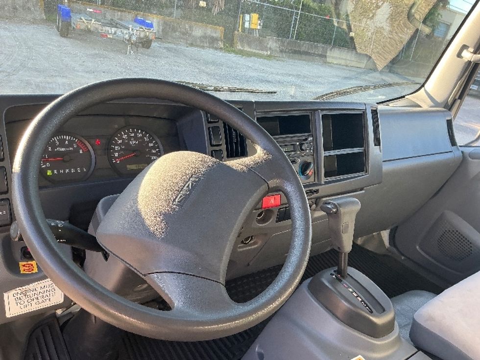 Light Duty Box Truck-Light and Medium Duty Trucks-Isuzu-2018-NPR EFI-Miami-FL-94,543\n\t\tmiles-$ 35,000 - Image 18