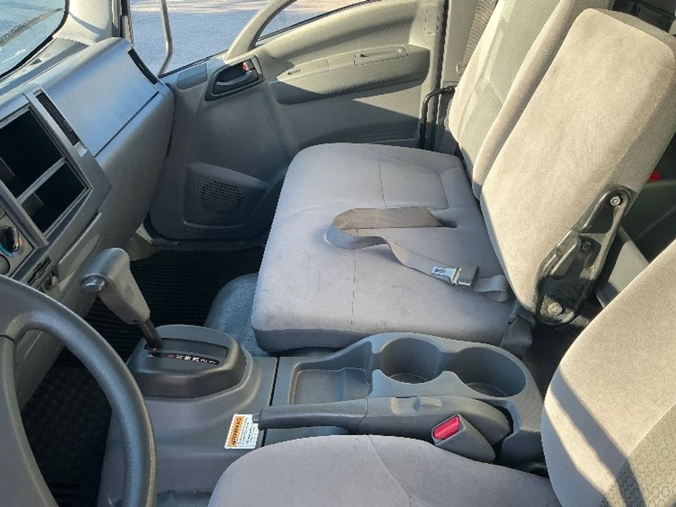 Light Duty Box Truck-Light and Medium Duty Trucks-Isuzu-2018-NPR EFI-Miami-FL-94,543\n\t\tmiles-$ 35,000 - Image 19