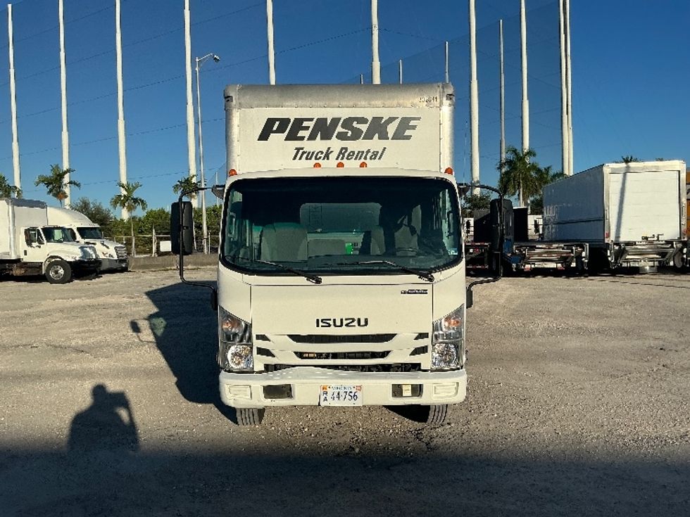 2018 Isuzu NPR photo 2