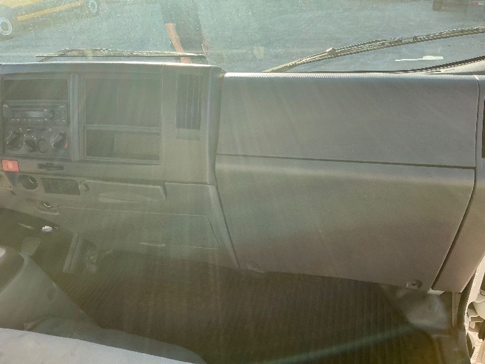 Light Duty Box Truck-Light and Medium Duty Trucks-Isuzu-2018-NPR EFI-Miami-FL-94,543\n\t\tmiles-$ 35,000 - Image 21