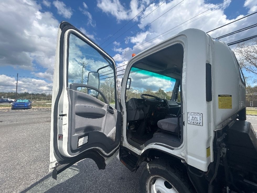 Light Duty Box Truck-Light and Medium Duty Trucks-Isuzu-2018-NPR EFI-Millville-NJ-76,377\n\t\tmiles-$ 31,750 - Image 16