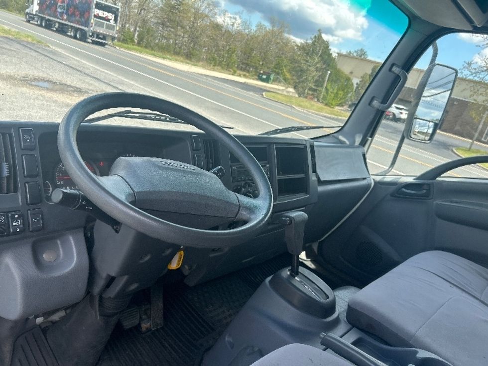 Light Duty Box Truck-Light and Medium Duty Trucks-Isuzu-2018-NPR EFI-Millville-NJ-76,377\n\t\tmiles-$ 31,750 - Image 17