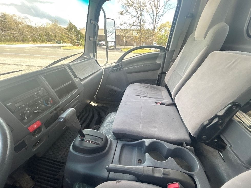 Light Duty Box Truck-Light and Medium Duty Trucks-Isuzu-2018-NPR EFI-Millville-NJ-76,377\n\t\tmiles-$ 31,750 - Image 19