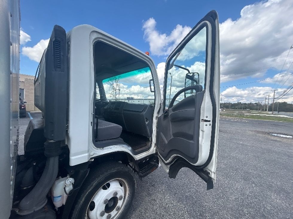 Light Duty Box Truck-Light and Medium Duty Trucks-Isuzu-2018-NPR EFI-Millville-NJ-76,377\n\t\tmiles-$ 31,750 - Image 20