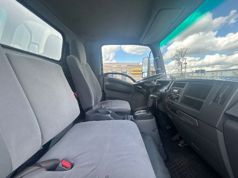 Light Duty Box Truck-Light and Medium Duty Trucks-Isuzu-2018-NPR EFI-Millville-NJ-76,377\n\t\tmiles-$ 31,750 - Image 22