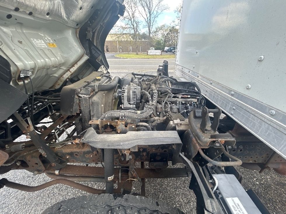 Light Duty Box Truck-Light and Medium Duty Trucks-Isuzu-2018-NPR EFI-Millville-NJ-76,377\n\t\tmiles-$ 31,750 - Image 24