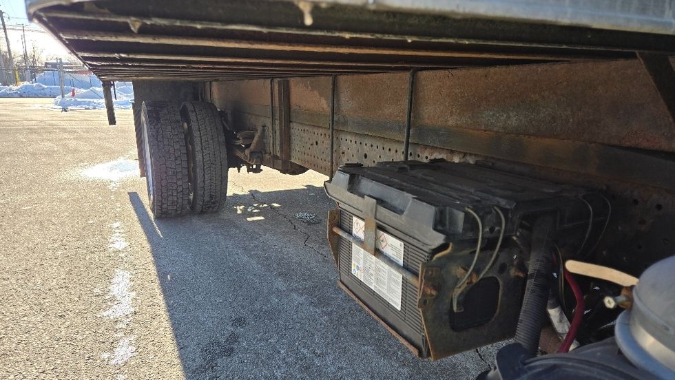 Light Duty Box Truck-Light and Medium Duty Trucks-Isuzu-2018-NPR EFI-New Bedford-MA-103,314\n\t\tmiles-$ 29,750 - Image 14