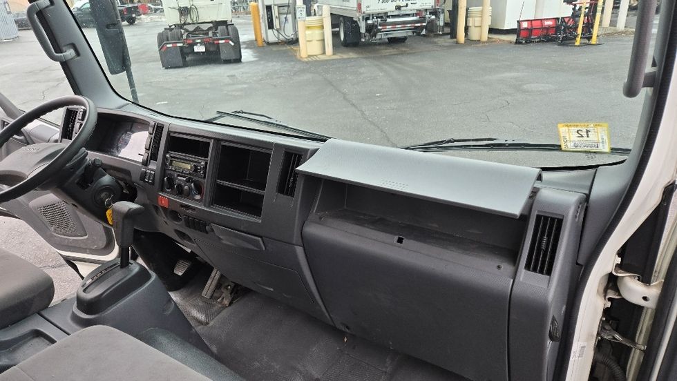 Light Duty Box Truck-Light and Medium Duty Trucks-Isuzu-2018-NPR EFI-New Bedford-MA-103,314\n\t\tmiles-$ 29,750 - Image 21