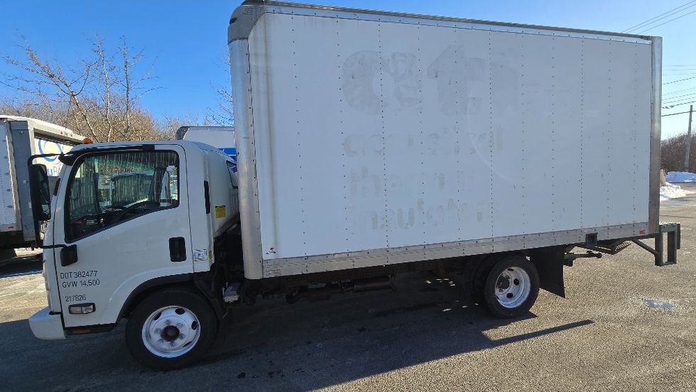 Light Duty Box Truck-Light and Medium Duty Trucks-Isuzu-2018-NPR EFI-New Bedford-MA-103,314\n\t\tmiles-$ 29,750 - Image 4