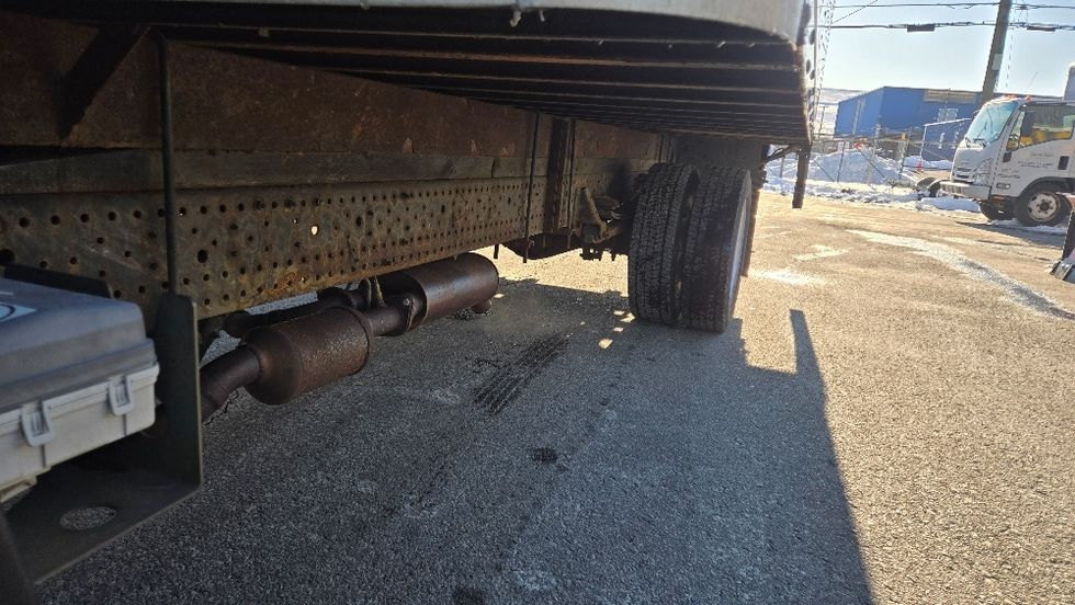 Light Duty Box Truck-Light and Medium Duty Trucks-Isuzu-2018-NPR EFI-New Bedford-MA-103,314\n\t\tmiles-$ 29,750 - Image 5