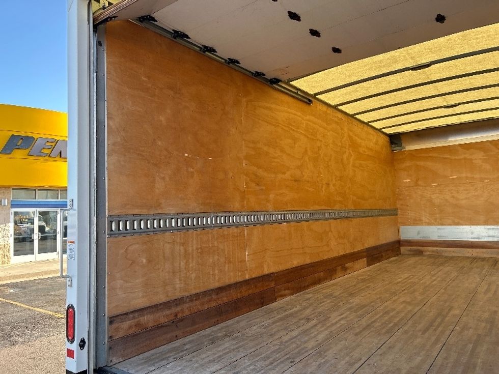 Light Duty Box Truck-Light and Medium Duty Trucks-Isuzu-2018-NPR EFI-Oklahoma City-OK-47,759\n\t\tmiles-$ 39,000 - Image 11