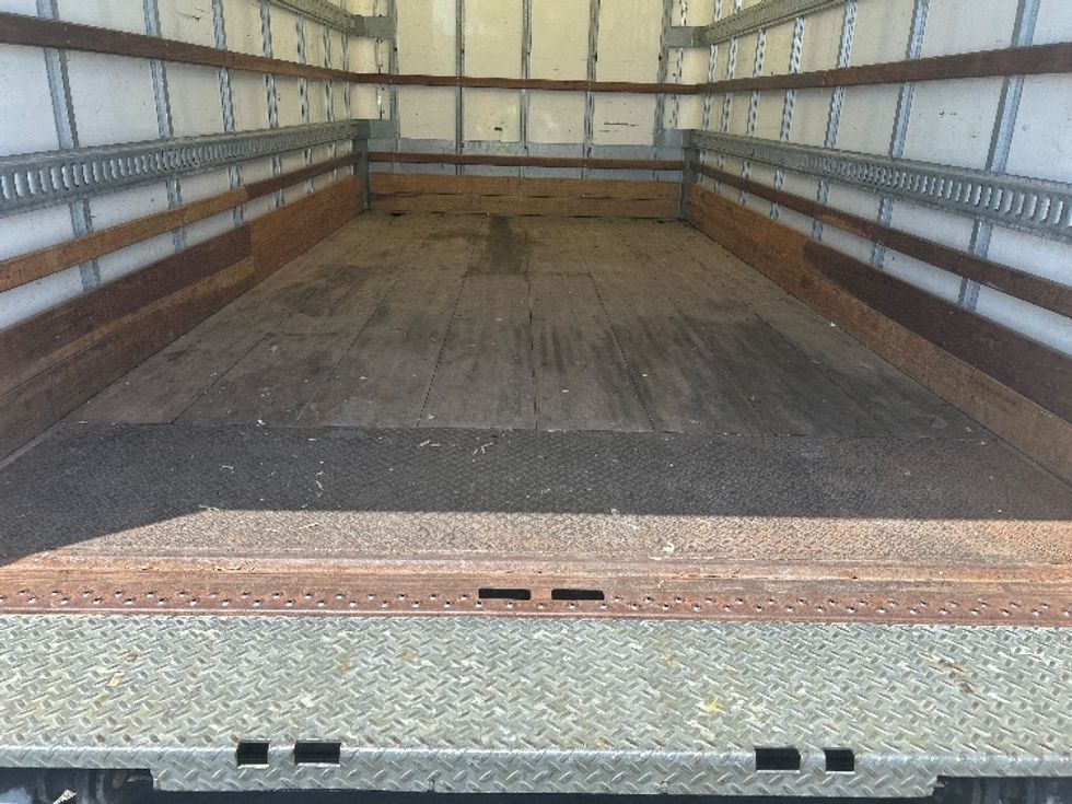 Light Duty Box Truck-Light and Medium Duty Trucks-Isuzu-2018-NPR EFI-Riviera Beach-FL-135,440\n\t\tmiles-$ 31,500 - Image 10